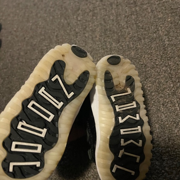 Jordan 11 low 72-10 - Picture 3 of 3